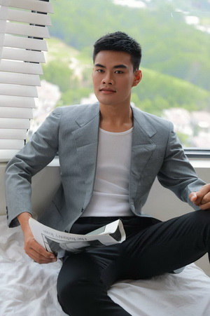 tìm bạn trai bốn phương